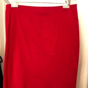 NYCC Red Pull on Pencil Skirt. size Large